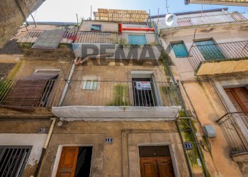 Edificio all\'aperto - Casa indipendente Via Di Martino
 
41/43, Caltagirone - foto 1