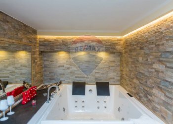 Bagno - Quadrilocale Via Abate Ferrara
 
64, Catania - foto 8