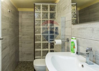 Bagno - Quadrilocale Via Abate Ferrara
 
64, Catania - foto 11