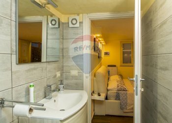 Bagno - Quadrilocale Via Abate Ferrara
 
64, Catania - foto 12