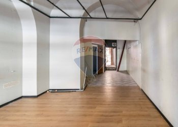 Hall / corridoio - Locale Commerciale Via Monsignore Ventimiglia
 
284, Catania - foto 3