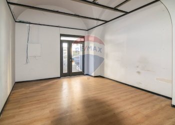 Stanza vuota - Locale Commerciale Via Monsignore Ventimiglia
 
284, Catania - foto 12