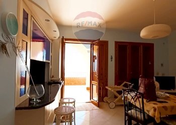 Sala da pranzo - Appartamento CONTRADA SILLEMI
 
4, Letojanni - foto 8