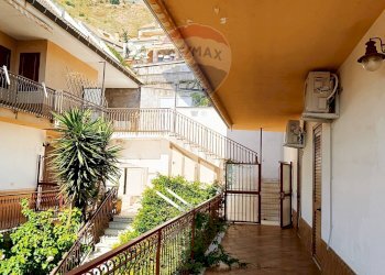 Balcone - Appartamento CONTRADA SILLEMI
 
4, Letojanni - foto 23