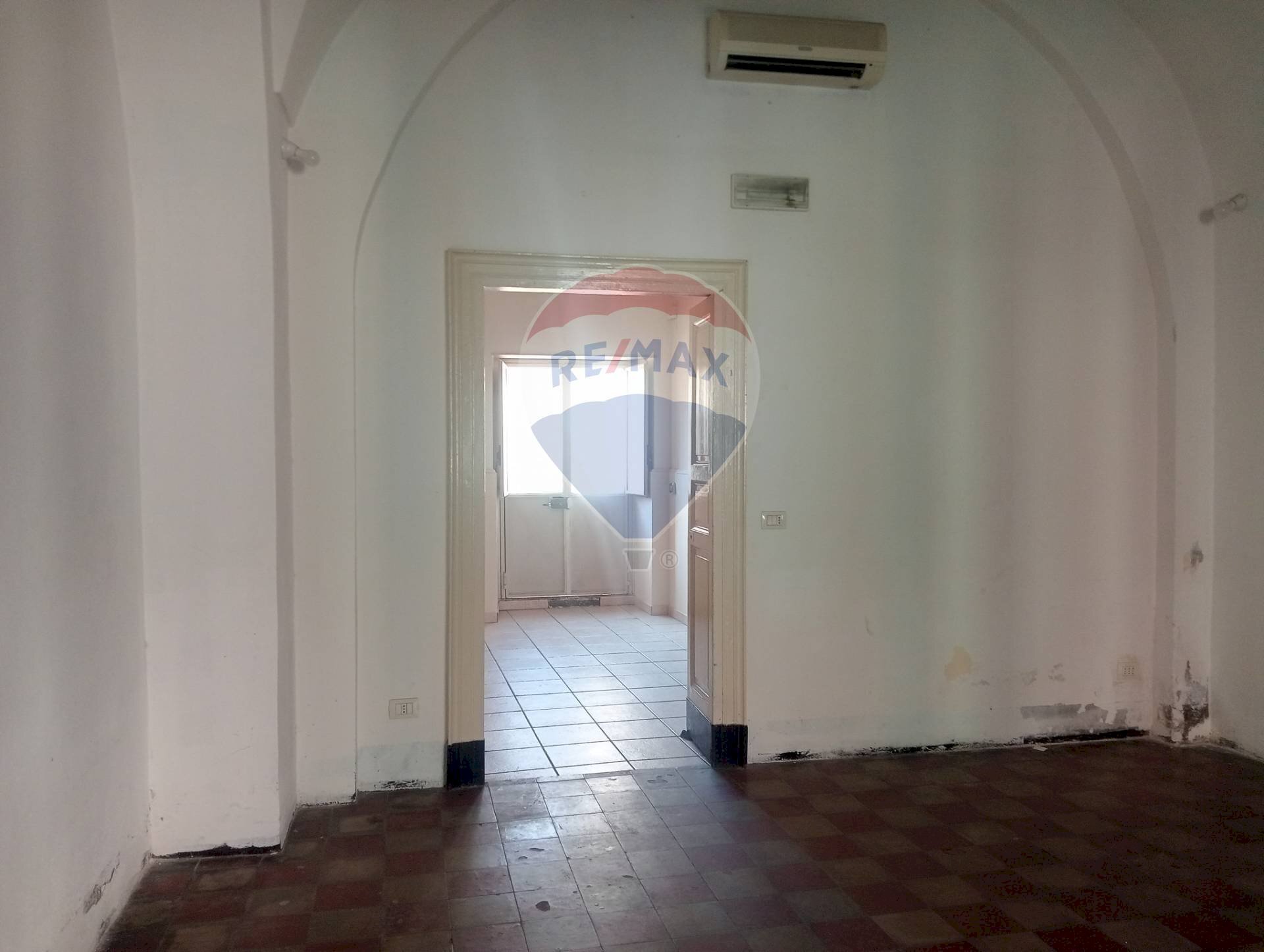 Stanza vuota - Negozio Via Umberto
 
95, San Pietro Clarenza - foto 2