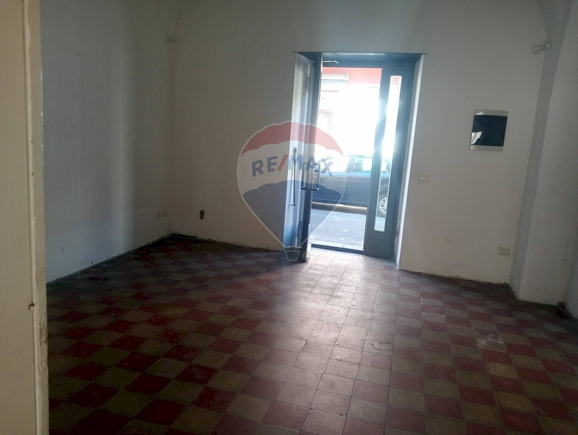 Stanza vuota - Negozio Via Umberto
 
95, San Pietro Clarenza - foto 3