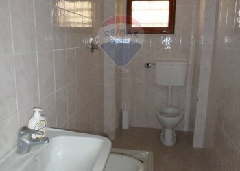 Bagno - Shop Via Umberto
 
95, San Pietro Clarenza - photo 25