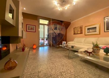 Soggiorno - Trilocale Via Francesca Corso
 
50, Catania - foto 3