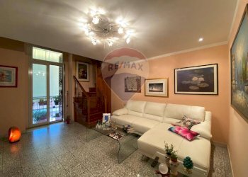 Soggiorno - Trilocale Via Francesca Corso
 
50, Catania - foto 4