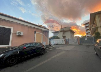 Edificio all\'aperto - Trilocale Via Francesca Corso
 
50, Catania - foto 32