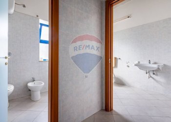 Bagno - Locale Commerciale Via Vincenzo Aulisio
 
13, Bari - foto 11