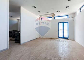 Stanza vuota - Locale Commerciale Via Vincenzo Aulisio
 
13, Bari - foto 14