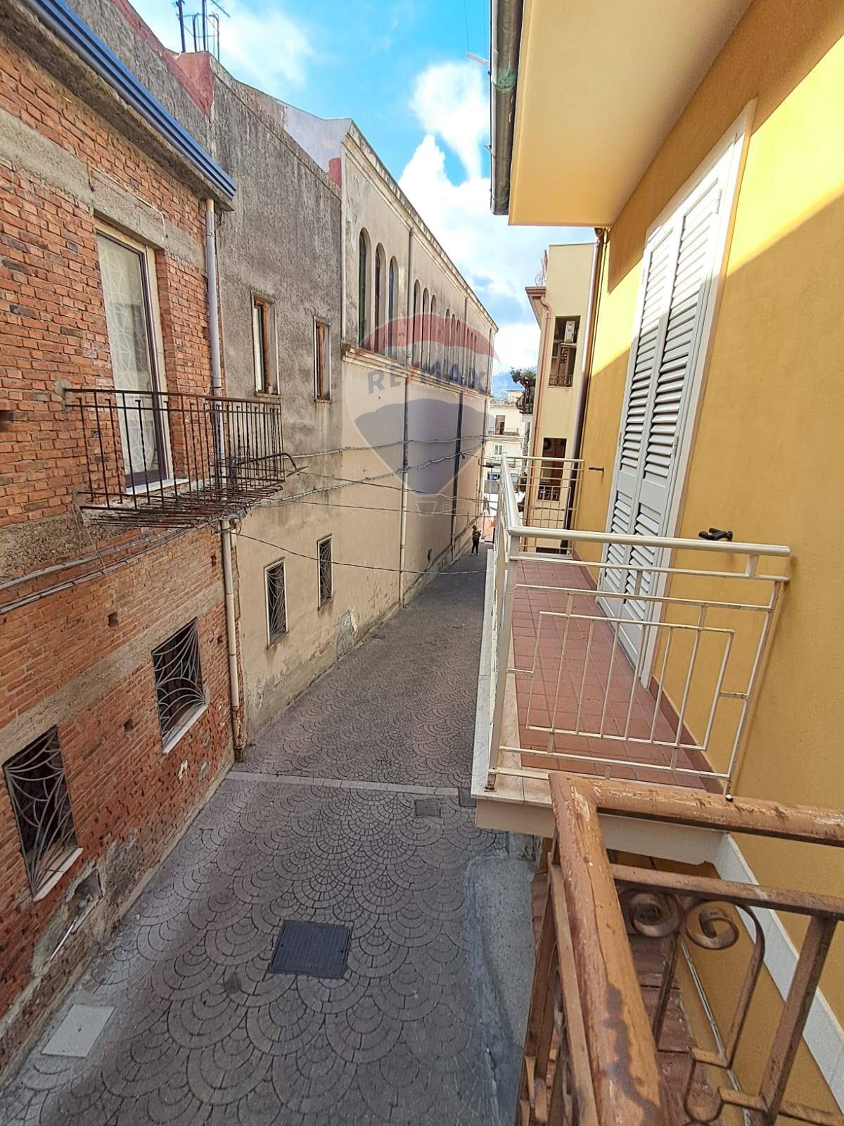 Edificio all\'aperto - Casa semi indipendente via croce
 
13, Gaggi - foto 2