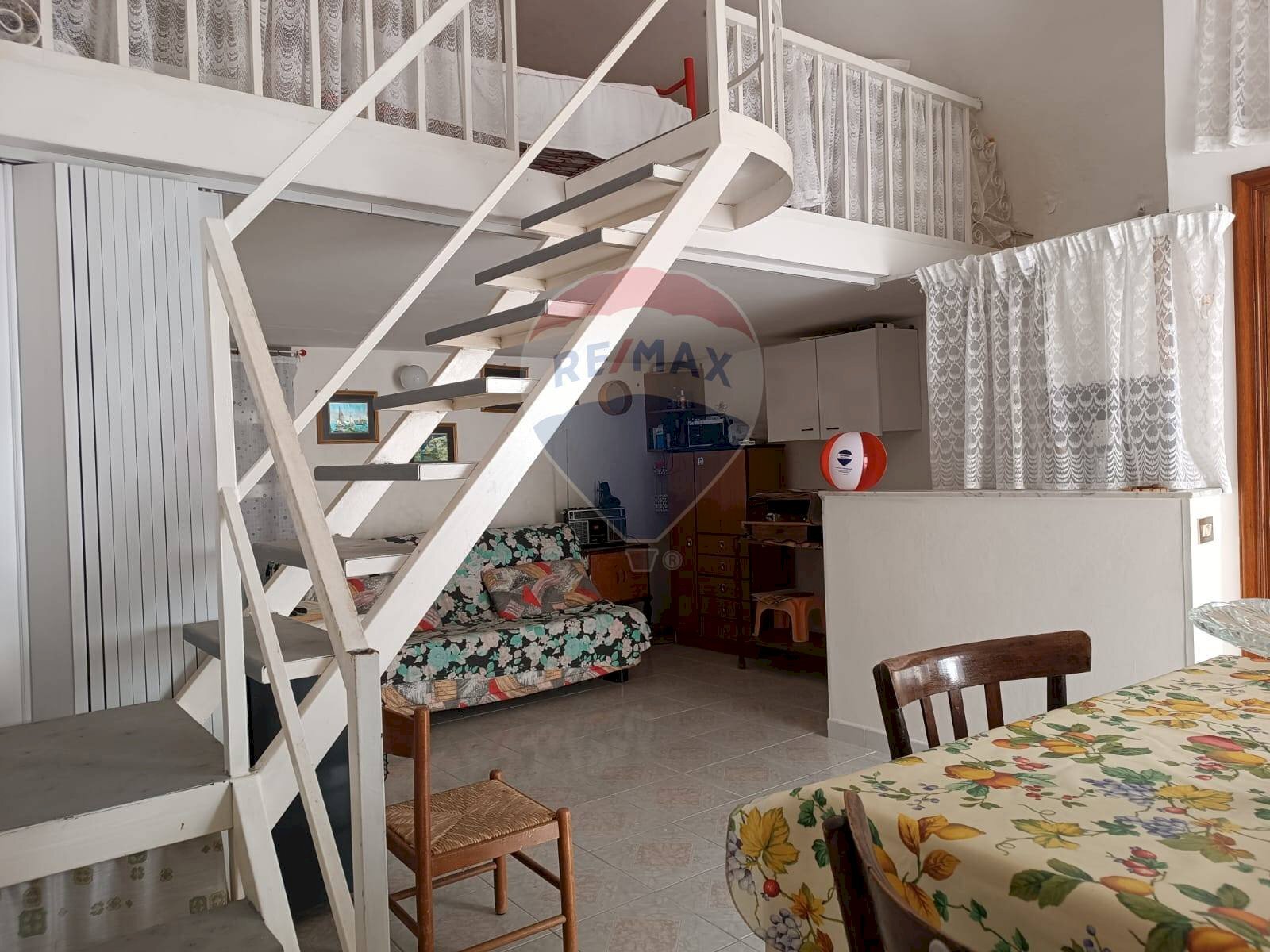 Scale - Casa indipendente Vico Vinella
 
9, Monte Sant'Angelo - foto 3