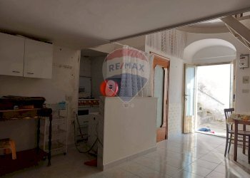 Cucina - Casa indipendente Vico Vinella
 
9, Monte Sant'Angelo - foto 12