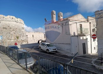 Edificio all\'aperto - Casa indipendente Vico Vinella
 
9, Monte Sant'Angelo - foto 18