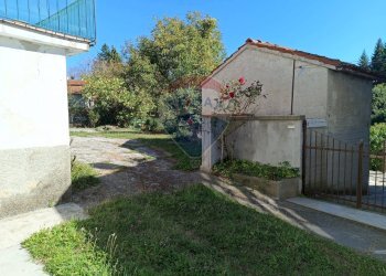 Giardino - Casa semi indipendente Via delle scuole
 
8, Roccavignale - foto 5