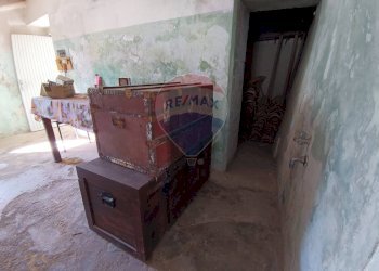 Hall / corridoio - Casa semi indipendente Via delle scuole
 
8, Roccavignale - foto 14