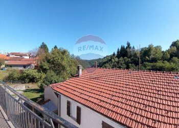 Balcone - Casa semi indipendente Via delle scuole
 
8, Roccavignale - foto 39