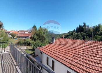 Balcone - Casa semi indipendente Via delle scuole
 
8, Roccavignale - foto 40