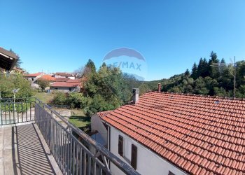 Balcone - Casa semi indipendente Via delle scuole
 
8, Roccavignale - foto 41