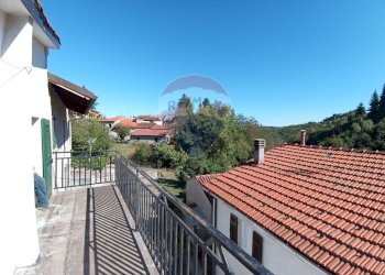 Balcone - Casa semi indipendente Via delle scuole
 
8, Roccavignale - foto 42