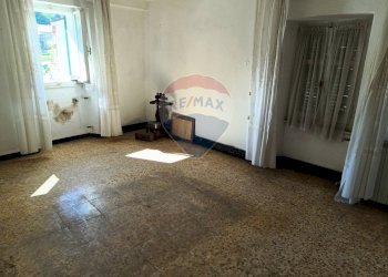Stanza vuota - Casa semi indipendente Via delle scuole
 
8, Roccavignale - foto 45