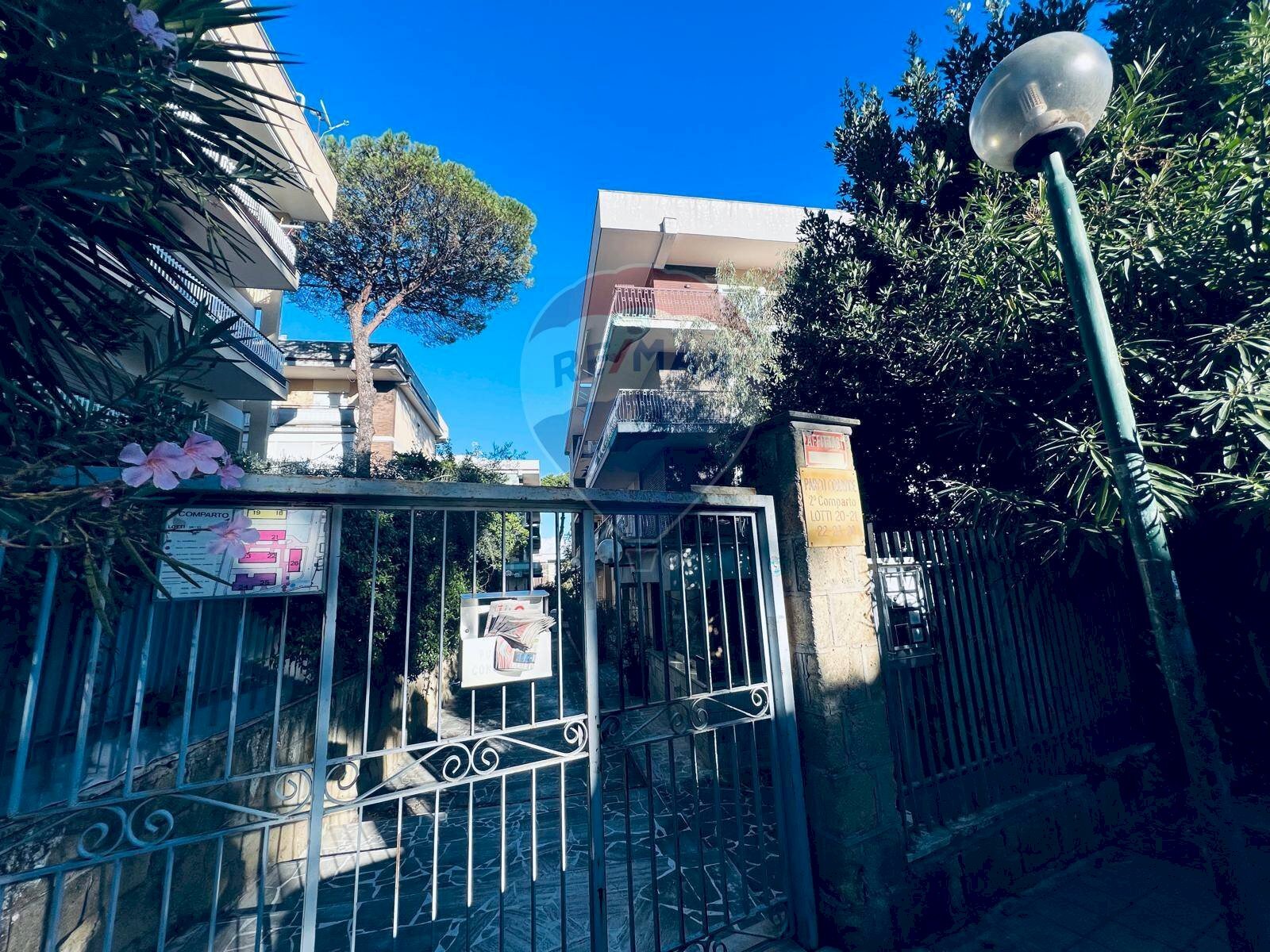 Edificio all\'aperto - Box Viale Colli Aminei
 
461, Napoli - foto 3