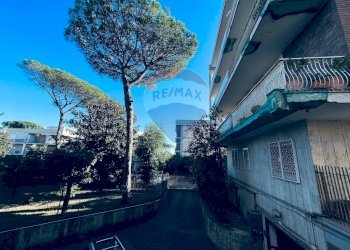Edificio all\'aperto - Box Viale Colli Aminei
 
461, Napoli - foto 2