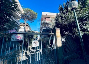 Edificio all\'aperto - Box Viale Colli Aminei
 
461, Napoli - foto 3