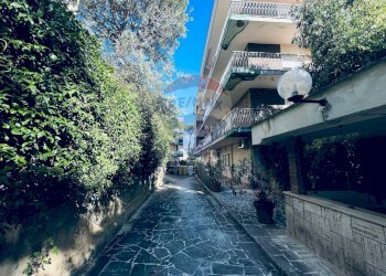 Edificio all\'aperto - Box Viale Colli Aminei
 
461, Napoli - foto 5