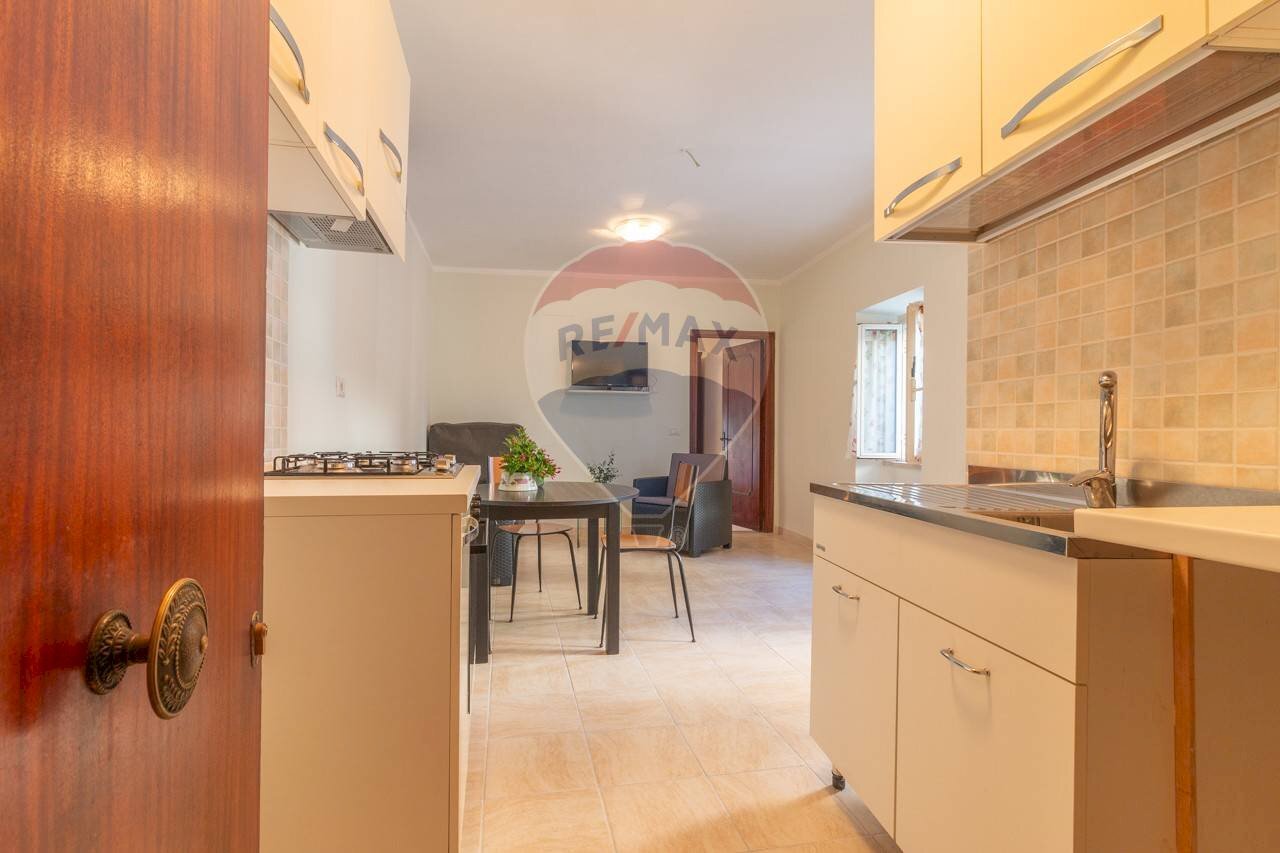 Cucina - Bilocale Via Montebello
51, Ischia di Castro - foto 2