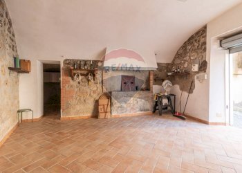 Stanza vuota - Box Via Montebello
 
27, Ischia di Castro - foto 5