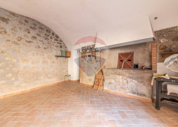 Stanza vuota - Box Via Montebello
 
27, Ischia di Castro - foto 7