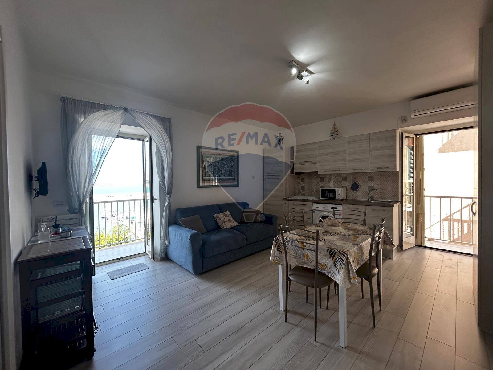 Sala da pranzo - Monolocale Corso Tripoli
 
37, Vieste - foto 2