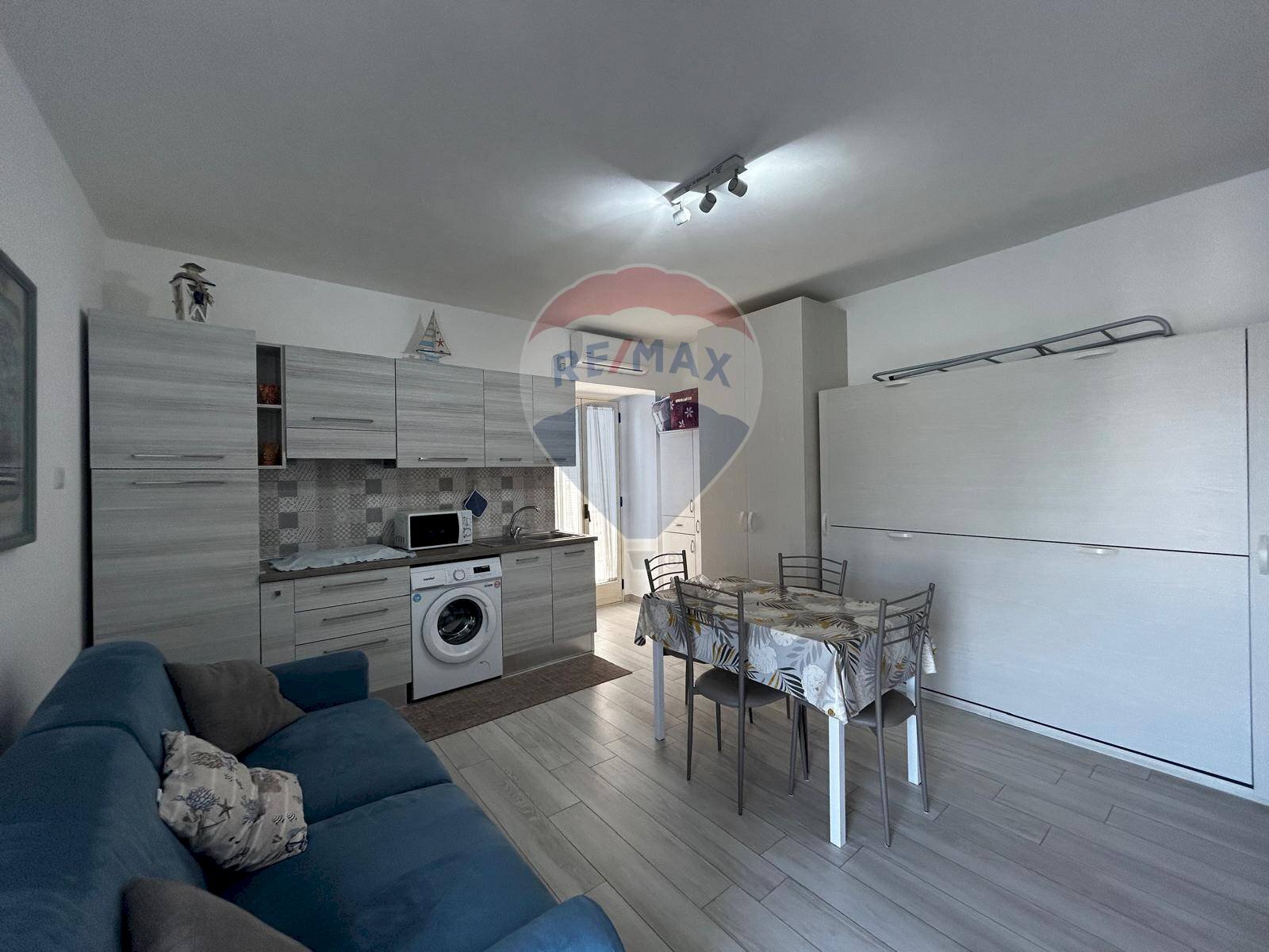 Sala da pranzo - Monolocale Corso Tripoli
 
37, Vieste - foto 3