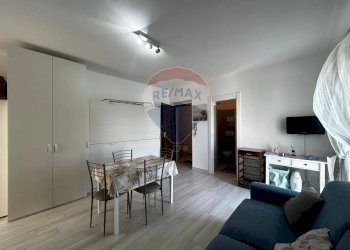 Sala da pranzo - Monolocale Corso Tripoli
 
37, Vieste - foto 5