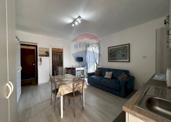 Sala da pranzo - Monolocale Corso Tripoli
 
37, Vieste - foto 7