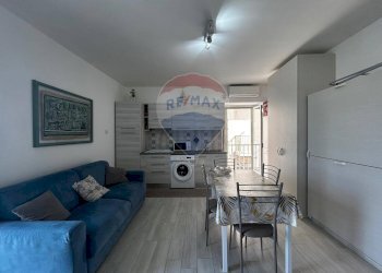 Sala da pranzo - Monolocale Corso Tripoli
 
37, Vieste - foto 8