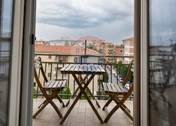 Balcone - Trilocale VIA BANDI
 
9, Parma - foto 1