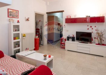 Soggiorno - Trilocale VIA BANDI
 
9, Parma - foto 2