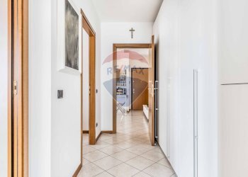 Hall / corridoio - Trilocale Piermarini
 
15, Busto Arsizio - foto 15