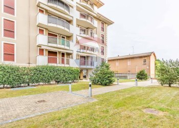 Edificio all\'aperto - Trilocale Piermarini
 
15, Busto Arsizio - foto 3