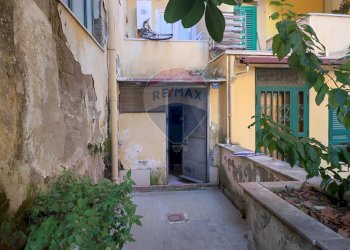 Edificio all\'aperto - Locale Commerciale Via Arco Mirelli
30, Napoli - foto 6