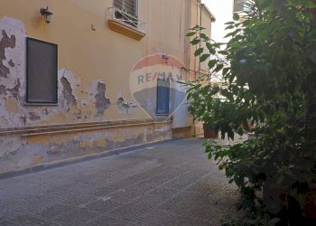 Edificio all\'aperto - Locale Commerciale Via Arco Mirelli
30, Napoli - foto 10