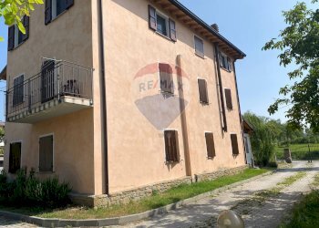 Edificio all\'aperto - Four-room apartment Via Fornacione
 
12, Castelnovo ne' Monti - photo 6