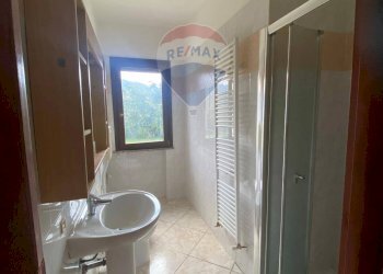 Bagno - Four-room apartment Via Fornacione
 
12, Castelnovo ne' Monti - photo 13