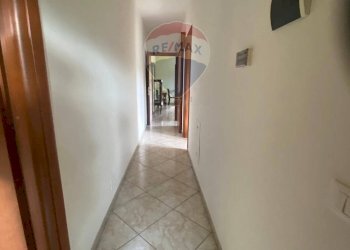 Hall / corridoio - Four-room apartment Via Fornacione
 
12, Castelnovo ne' Monti - photo 18