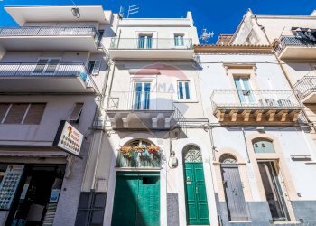 Edificio all\'aperto - Casa semi indipendente Via Roma
 
23, Ragusa - foto 47