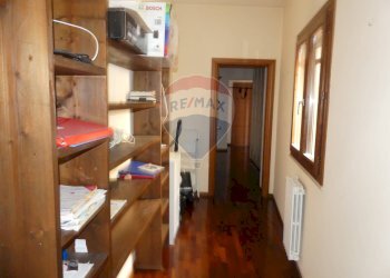 Hall / corridoio - Casa semi indipendente Via Roma
 
23, Ragusa - foto 36